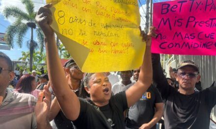 Exempleados volvieron a protestar en Alcaldía SDN