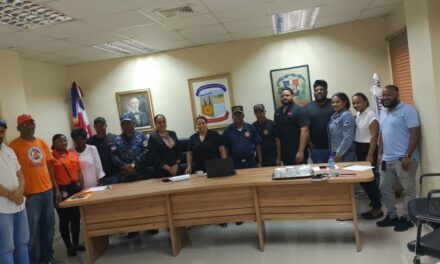 Policía participa en reunión organizativa del Carnaval de Yaguate para garantizar seguridad ciudadana