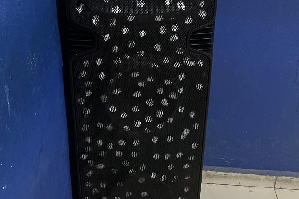 Policía Nacional ocupa bocina por contaminación sónica en colmadón del sector La Pared Haina