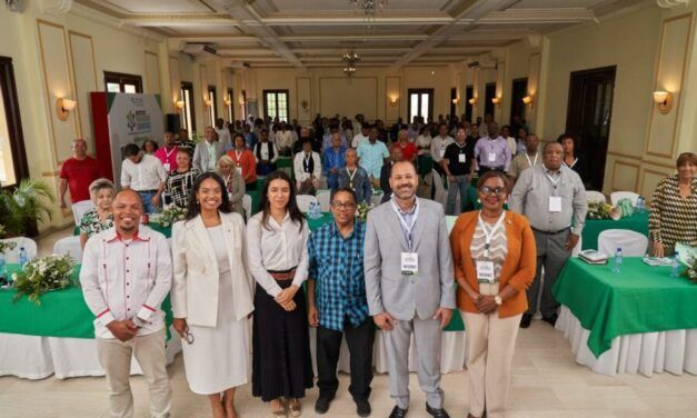 Más de 100 líderes se unen para cambiar la realidad de San Cristóbal