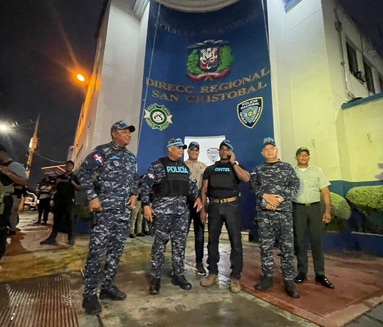 Contundentes patrullajes policiales refuerzan seguridad ciudadana y enfrentan la delincuencia en San Cristobal