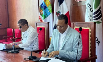 Pro Consumidor y Alcaldía de Cotuí firman convenio para abrir oficina en la provincia