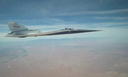 Primer vuelo con el tren de aterrizaje recogido del revolucionario avión supersónico silencioso X-59