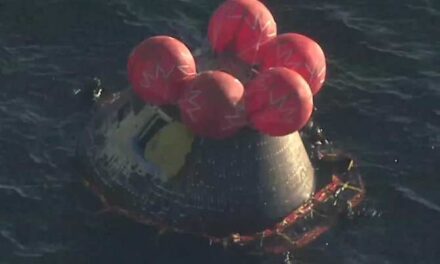 Llegan a la Tierra los astronautas de la misión lunar Artemis 2