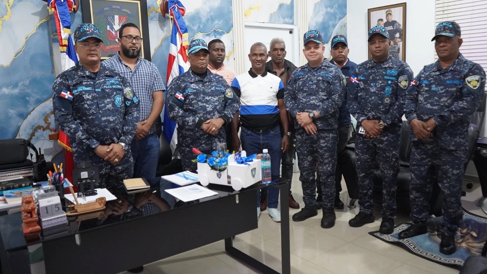 Gral. Escalante fortalece vínculos comunitarios mediante reunión con camioneros en San Cristóbal