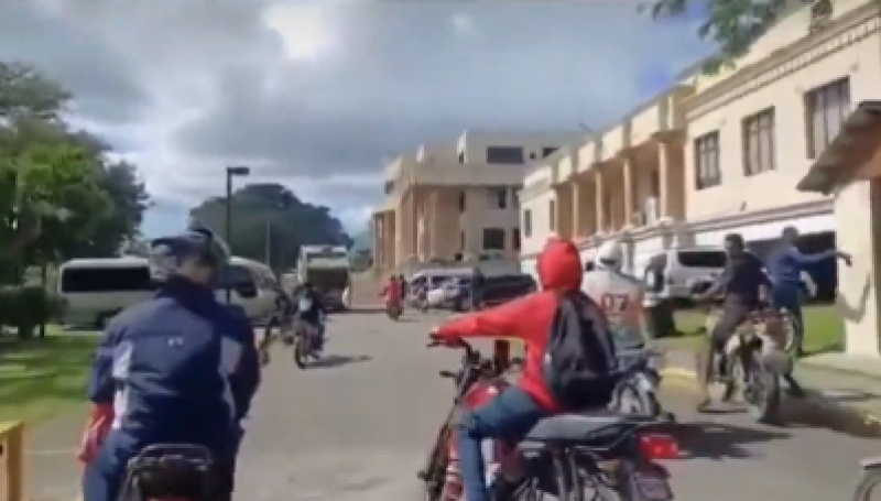 El país indignado ante brutal asesinato de chofer por una turba de motoconchistas