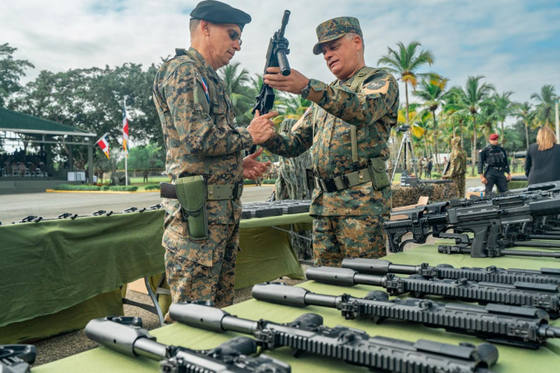 Ministerio de Defensa entrega equipamiento al Ejército para fortalecer capacidades operativas