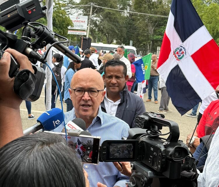 Francisco Domínguez Brito llama a cuidar y proteger la Cordillera Septentrional.