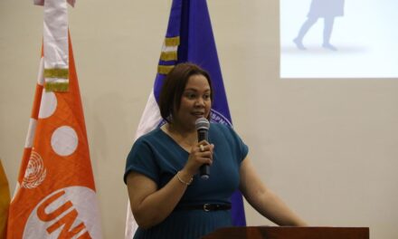 UNFPA y Cooperación Española refuerzan liderazgo juvenil en Azua con graduación de 102 participantes de «Fabricando Sueños»