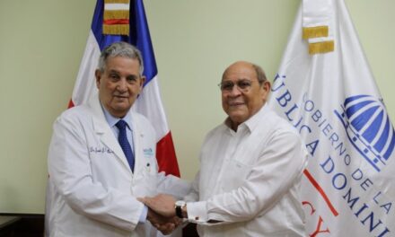 Mescyt busca reducir escasez de médicos especialistas en RD