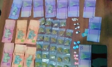 Policía apresa individuo con drogas, dinero y motocicleta en Canasta