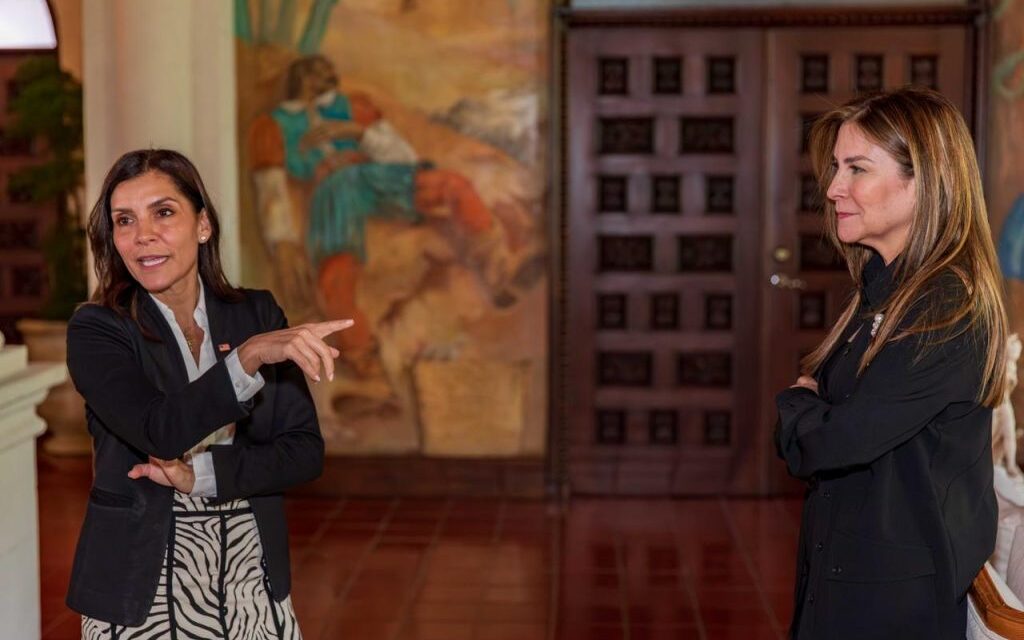 Embajadora Leah Campos y Carolina Mejía tratan temas de interés para RD y EE. UU.