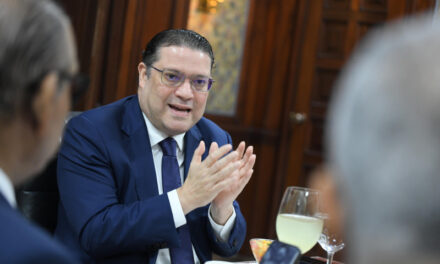 Sanz Lovatón: Gobierno seguirá buscando si RD$40,000 millones son insuficientes para enfrentar efectos de crisis