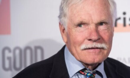 El fundador de CNN, Ted Turner, un pionero de la televisión audaz y franco, muere a los 87 años