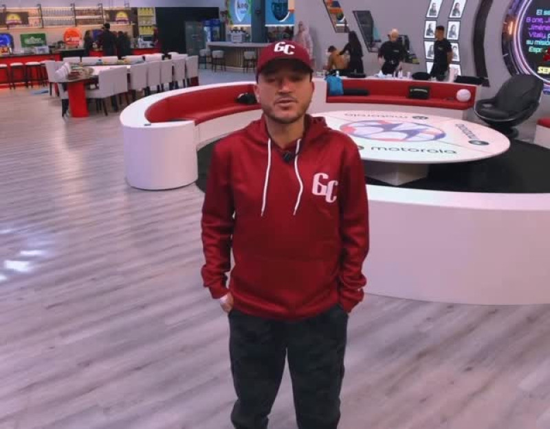 Nacho Estrella se reintegra a ‘Planeta Alofoke’ tras complicación de salud