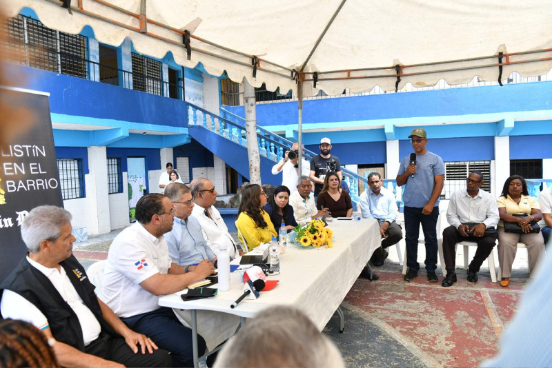 Ponen el oído en Los Alcarrizos durante el primer Diálogo para la Convivencia Barrial