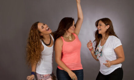 ¡Contra la narrativa! Madres dominicanas del showbiz que sí son amigas de sus hijos