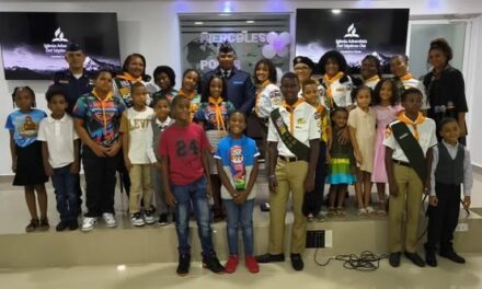 General Escalante orienta familias y jóvenes sobre peligros sociales y un fortalecimiento comunitario preventivo