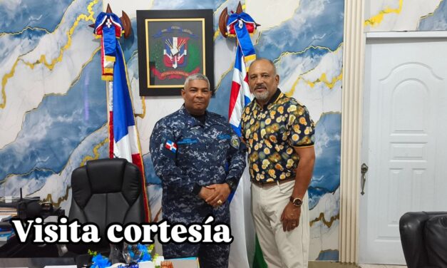 General Escalante recibe visita cordial del ex general Durán Mejía