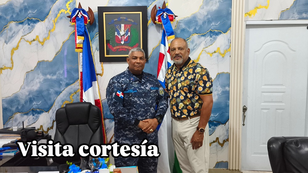 General Escalante recibe visita cordial del ex general Durán Mejía