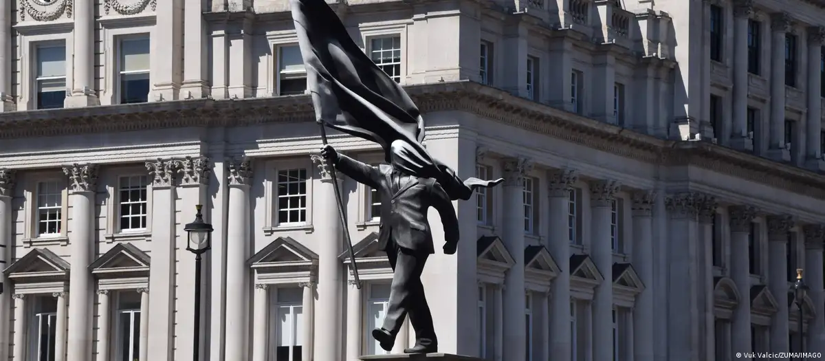 Banksy confirma autoría de estatua aparecida en Londres