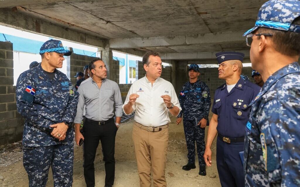 Director General PN y ministro Víctor (Ito) Bisonó supervisan instalaciones de la Escuela para Cadetes Mayor General (R) José Rafael Félix Hermida González en Hatillo, San Cristóbal