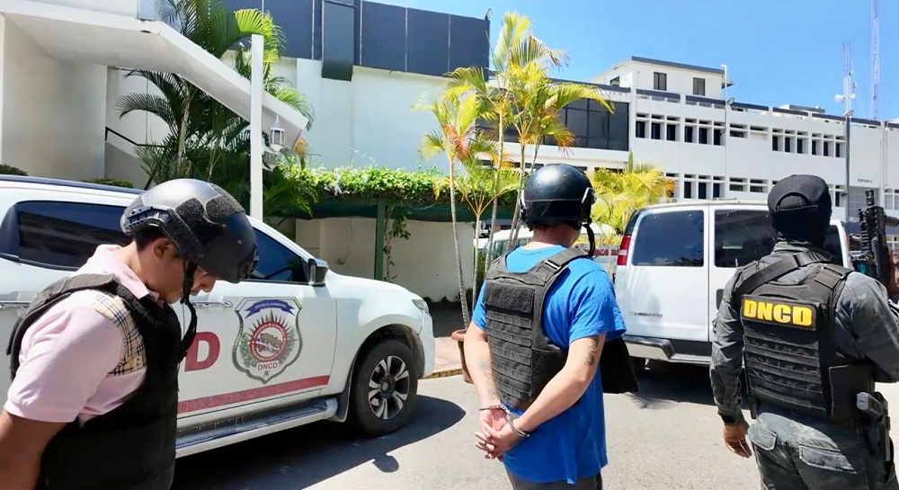 Atrapan ocho hombres vinculados al decomiso de 1.7 toneladas de cocaína en Pedernales 