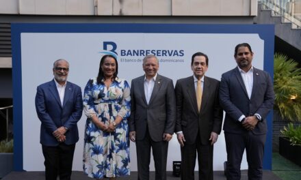 Banreservas ofrece cóctel para fortalecer vínculos con la diáspora dominicana en España