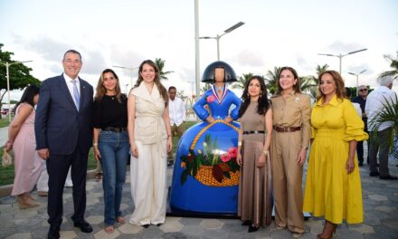 Llega a Santo Domingo la quinta Menina Dominicana «Frutas de Dominicana», un homenaje a la identidad y riqueza agrícola nacional