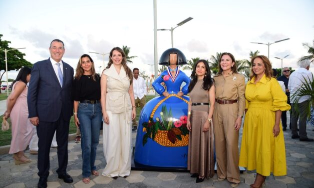 Llega a Santo Domingo la quinta Menina Dominicana «Frutas de Dominicana», un homenaje a la identidad y riqueza agrícola nacional