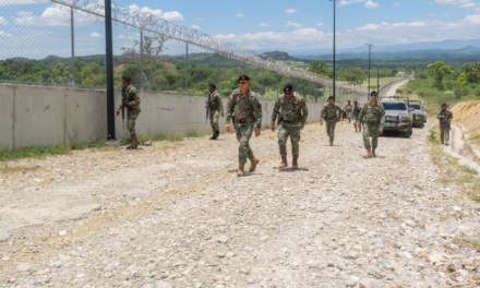 Comandante del Ejército supervisa puestos e instalaciones militares en la zona fronteriza de Elías Piña