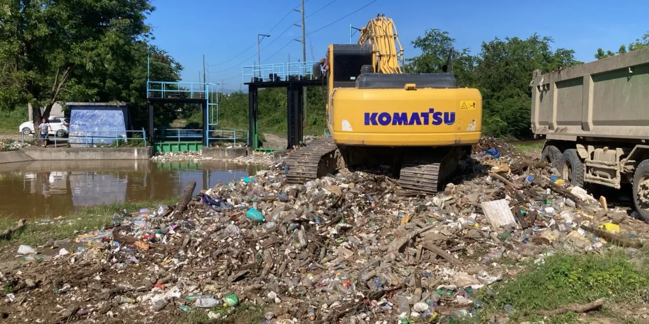 Alcaldía de Santiago retira 148 toneladas de basura en La Otra Banda