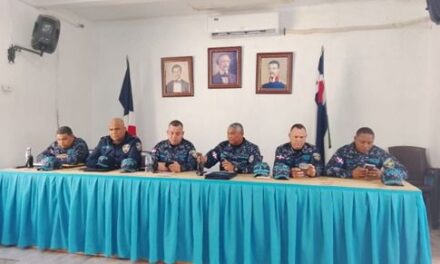 Alto mando policial fortalece estrategias preventivas para seguridad ciudadana en San Cristobal