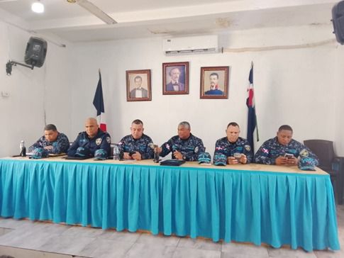 Alto mando policial fortalece estrategias preventivas para seguridad ciudadana en San Cristobal