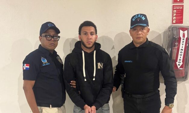 OCN-Interpol Santo Domingo recibe en extradición desde España y Chile a dos dominicanos acusados de violación sexual y homicidio