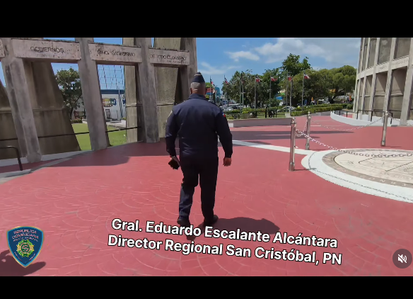General Escalante visita monumento histórico dedicado a los constituyentes en San Cristóbal, resalta valor patriótico