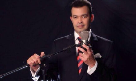 Muere Alex Bueno, una de las voces más melódicas del merengue y la bachata
