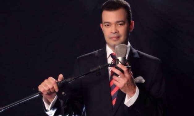 Muere Alex Bueno, una de las voces más melódicas del merengue y la bachata