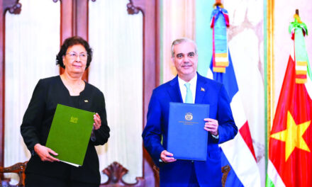 El país firma acuerdo estratégico con Surinam