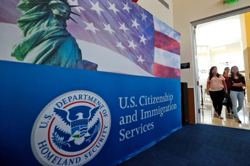Juez anula cuota para visas H-1B