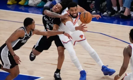 Knicks regresan de una desventaja de 29 puntos, vencen a Spurs y lideran 3-1 las Finales NBA