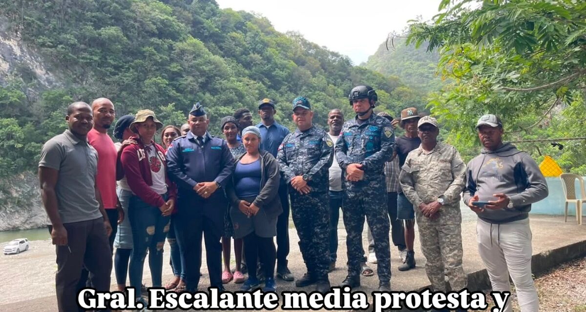 Gral. Escalante, Director Regional San Cristóbal media protesta y restablece el orden