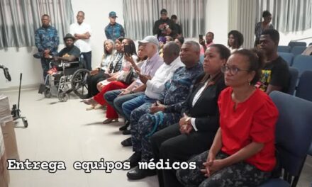 General Escalante participa en entrega solidaria de equipos médicos comunitarios