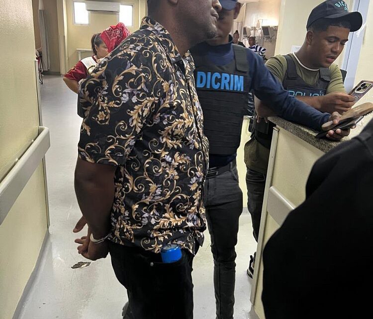 Hombre entregado voluntariamente tras hacerse viral por sustraer sello de hospital