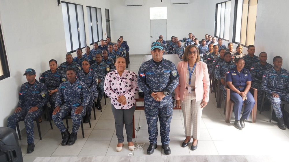 General Escalante participa en la charla sobre prevención de violencia comunitaria