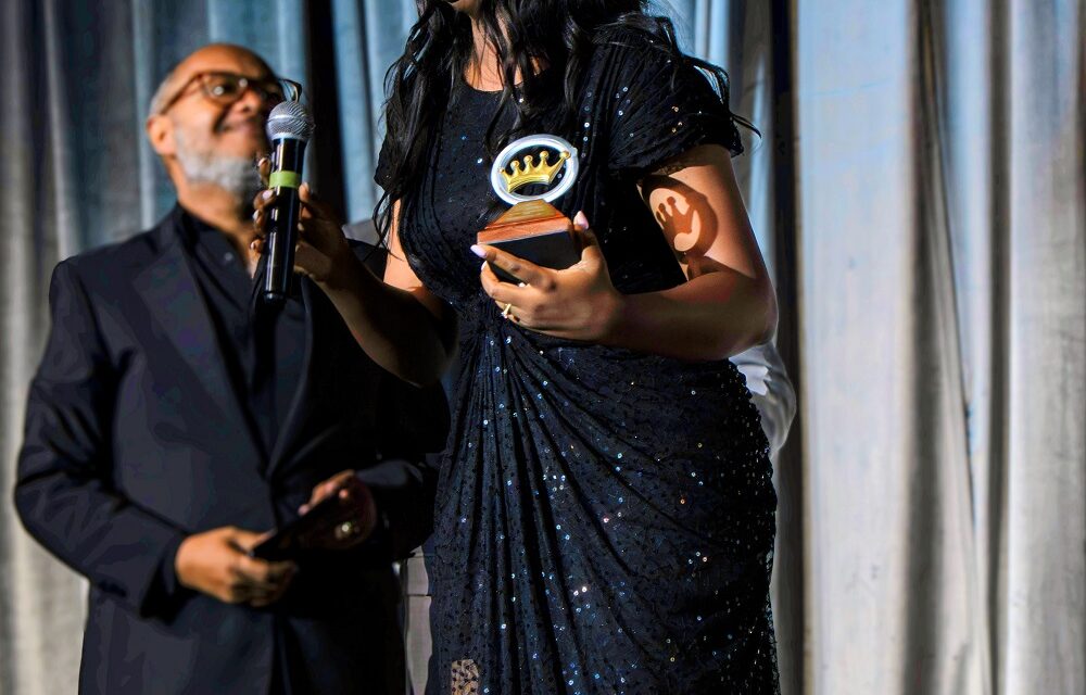 Raisa Díaz conquista el Premio Galardón a Canción del Año con «Hay Una Palabra»