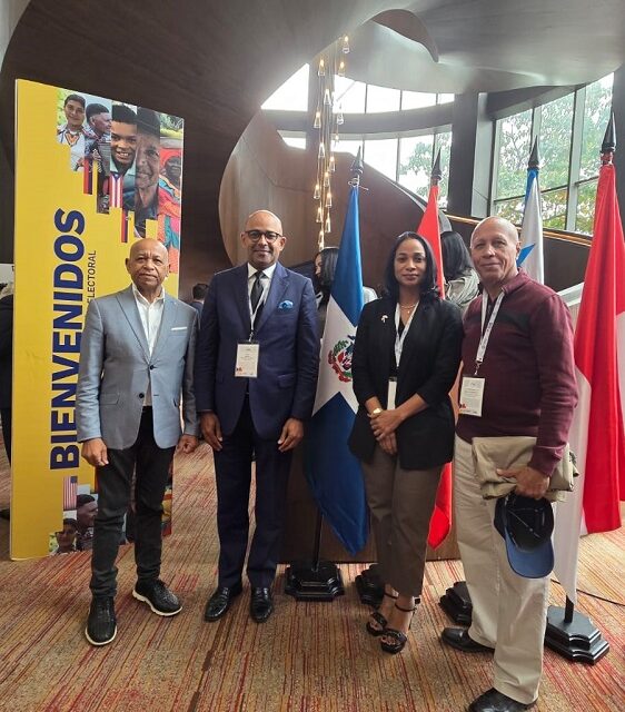 Dirigentes del PLD participan en mision de observacion electoral en Colombia