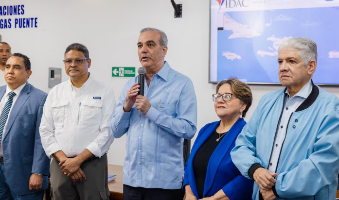 El presidente Abinader convocará al Consejo de Gobierno y a los alcaldes por la temporada ciclónica