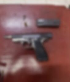 Apresan hombre con arma ilegal durante operativo preventivo en Cambita