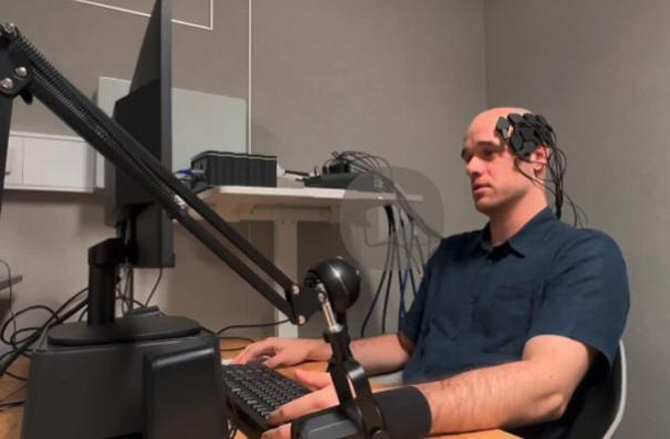 Nueva y revolucionaria interfaz cerebro-ordenador para verbalizar lo que piense el sujeto
